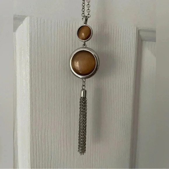 Women’s Silver Necklace with‎ Amber Detail in the Middle - Picture 3 of 3